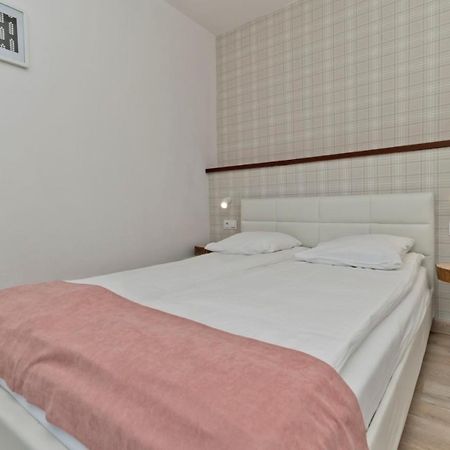 Pokoje Goscinne Matiz Karwia Esterno foto