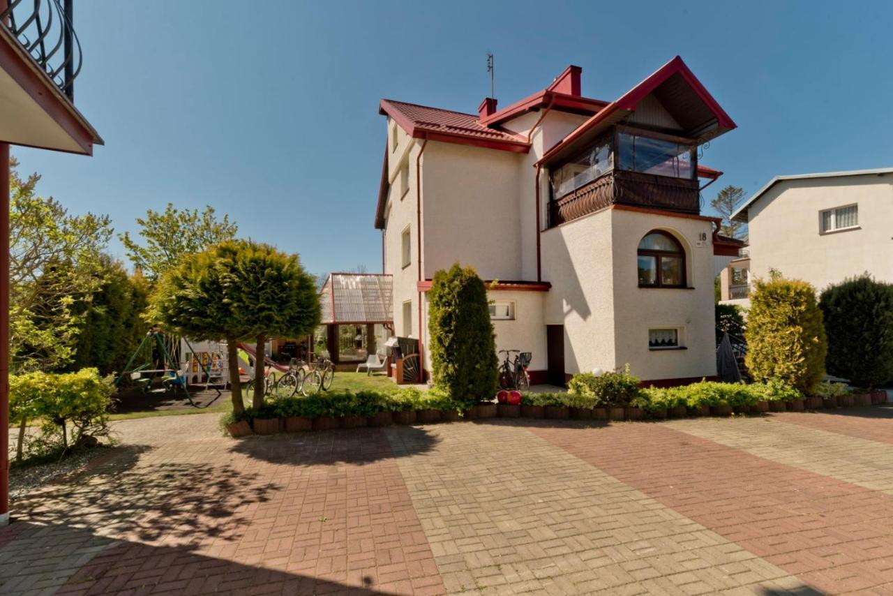 Pokoje Goscinne Matiz Karwia Esterno foto